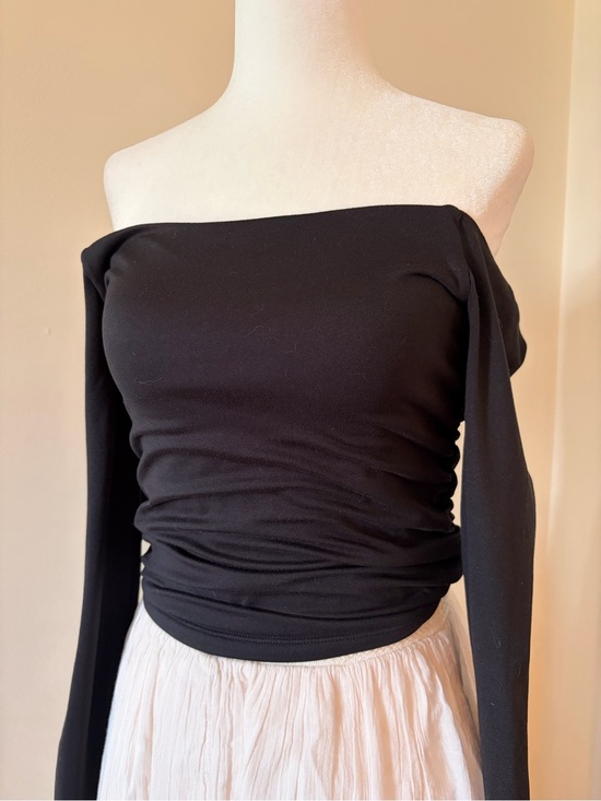 Hollister Tops - Black Off-Shoulder Long-Sleeve Crop Top